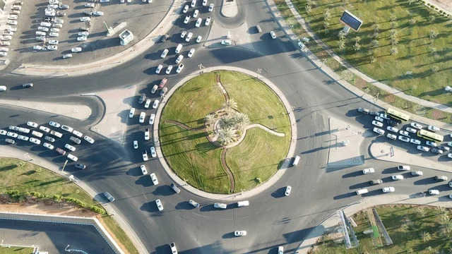 ميدان الدبابة في تبوك، معلم تاريخي يعكس تاريخ المدينة العسكري والتراثي، ساحات مفتوحة ومساحات للمشي والتأمل، التعليم التاريخي والترفيه، وجهة للزوار والسياح لاستكشاف تاريخ المملكة العربية السعودية،المعالم التراثية في قلب مدينة تبوك.