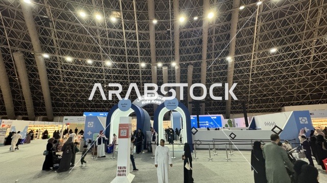 تفاعل الزوار من مختلف الفئات العمرية، معرض الكتاب الدولي في جدة 16 من ديسمبر 2025 ، المعالم والأماكن السياحية الثقافية المشهورة، معارض المملكة العربية السعودية، قضاء أوقات ممتعة في شراء الروايات المفيدة للتعلم والتثقف، استقطاب وجذب السياح من أنحاء العالم ، فعاليات موسم الرياض