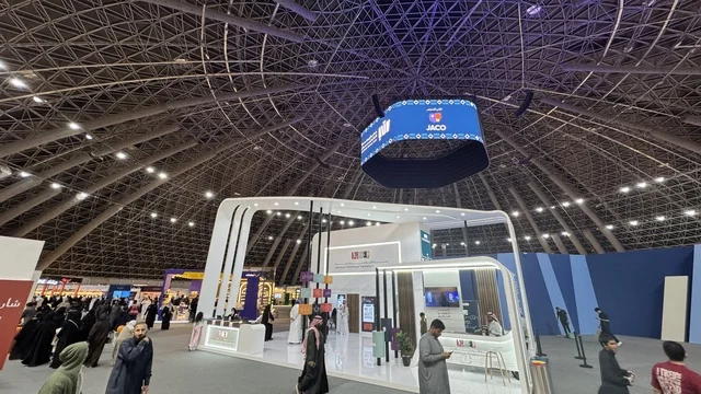 معرض الكتاب الدولي في جدة 16 من ديسمبر 2025 ، تفاعل الزوار من مختلف الفئات العمرية، المعالم والأماكن السياحية الثقافية المشهورة، معارض المملكة العربية السعودية، قضاء أوقات ممتعة في شراء الروايات المفيدة للتعلم والتثقف، استقطاب وجذب السياح من أنحاء العالم ، فعاليات موسم الرياض