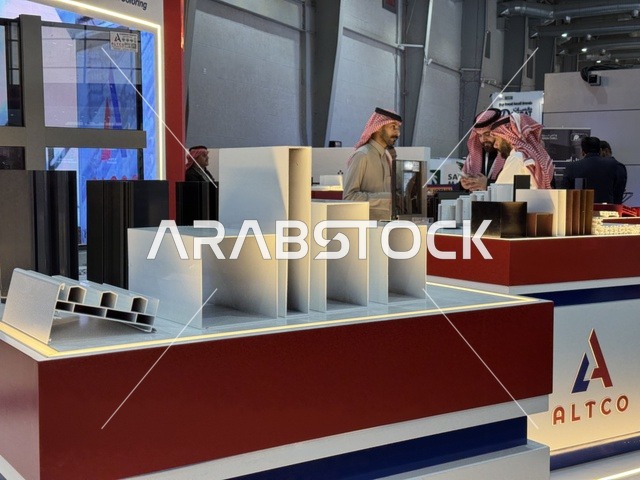 الألمنيوم بألوان وتشطيبات مختلفة في معرض "صُنع في السعودية 2025"،  حدث صناعي بارز يهدف إلى تعزيزالخدمات الوطنية السعودية، إبراز جودة وتنوع الصناعات الوطنية وابتكاراتها،  يحمل المعرض شعار "نصنع التمكين"، هيئة تنمية الصادرات السعودية، 2025 في مركز الرياض للمعارض