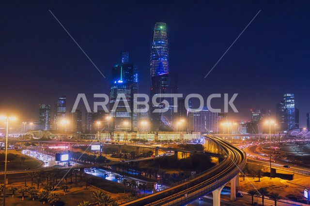 مركز الملك عبدالله المالي ( كافد ) في الرياض بالمملكة العربية السعودية ، الأبراج المالية والاقتصادية والمنشأت المعمارية ، السياحة في السعودية ، إطلالة ليليه رائعة على مركز الملك عبدالله المالي بالرياض