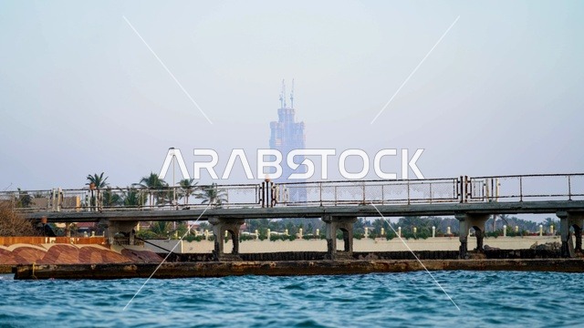 بحر جدة على شاطئ جدة ، أماكن سياحية ترفيهية ، معالم جدة السياحية ، إطلالة على كورنيش جدة وقت الغروب ، شاطئ البحر الأحمر في مدينة جدة بالمملكة العربية السعودية ، السياحة في السعودية ، واجهة جدة البحرية وهدوء وجمال البحر