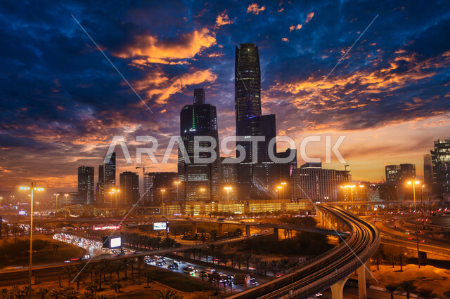 مركز الملك عبدالله المالي ( كافد ) في الرياض بالمملكة العربية السعودية ، الأبراج المالية والاقتصادية والمنشأت المعمارية ، السياحة في السعودية ، إطلالة ليليه رائعة على مركز الملك عبدالله المالي بالرياض