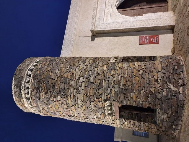 المباني المبنية على التراث القديم في محافظة جازان في المملكة العربية السعودية، معلم ومكان سياحي مشهور، استقطاب وجذب السياح من أنحاء العالم، حصن وقلعة حجرية في قرية جازان