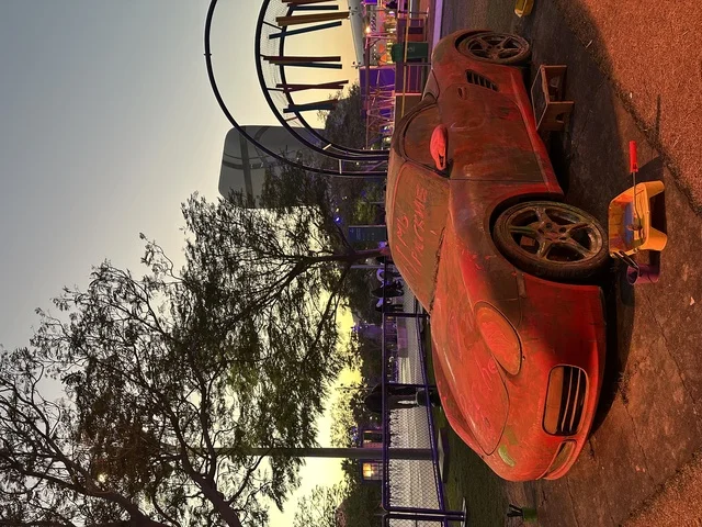 استخدام التقنيات البصرية لتعزيز التجارب الإبداعية بالجبيل الصناعية  ، إدارة الفعاليات النوعية، توظيف الفن المعاصر في الوجهات الترفيهية الموسمية، فعاليات مهرجان تلال العجائب بمدينة الجبيل الصناعية بالمنطقة الشرقية، تفاعل الزوار مع المنحوتات التشكيلية