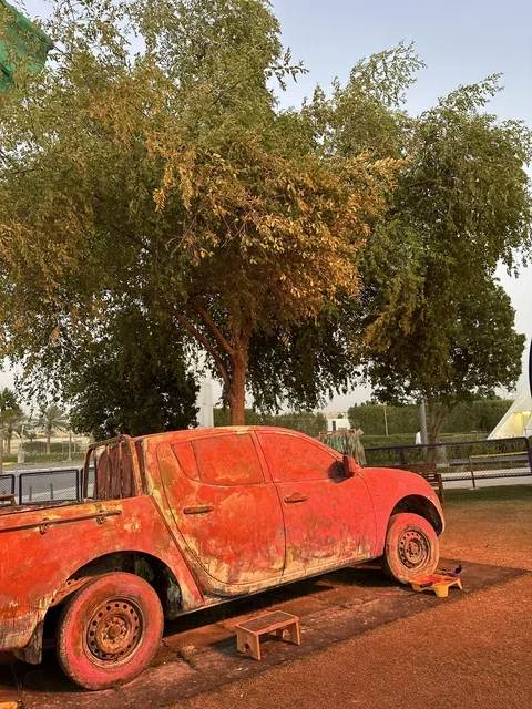 استخدام التقنيات البصرية لتعزيز التجارب الإبداعية بالجبيل الصناعية  ، إدارة الفعاليات النوعية، توظيف الفن المعاصر في الوجهات الترفيهية الموسمية، فعاليات مهرجان تلال العجائب بمدينة الجبيل الصناعية بالمنطقة الشرقية، تفاعل الزوار مع المنحوتات التشكيلية