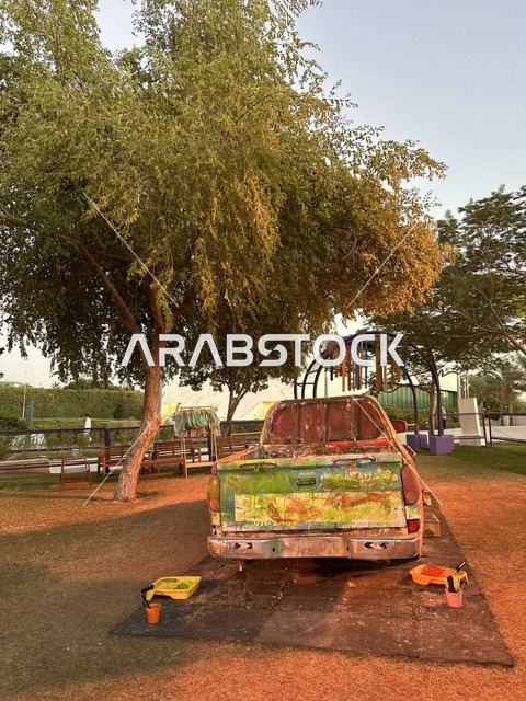 استخدام التقنيات البصرية لتعزيز التجارب الإبداعية بالجبيل الصناعية  ، إدارة الفعاليات النوعية، توظيف الفن المعاصر في الوجهات الترفيهية الموسمية، فعاليات مهرجان تلال العجائب بمدينة الجبيل الصناعية بالمنطقة الشرقية، تفاعل الزوار مع المنحوتات التشكيلية