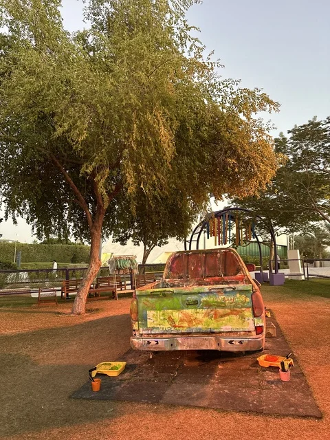 استخدام التقنيات البصرية لتعزيز التجارب الإبداعية بالجبيل الصناعية  ، إدارة الفعاليات النوعية، توظيف الفن المعاصر في الوجهات الترفيهية الموسمية، فعاليات مهرجان تلال العجائب بمدينة الجبيل الصناعية بالمنطقة الشرقية، تفاعل الزوار مع المنحوتات التشكيلية