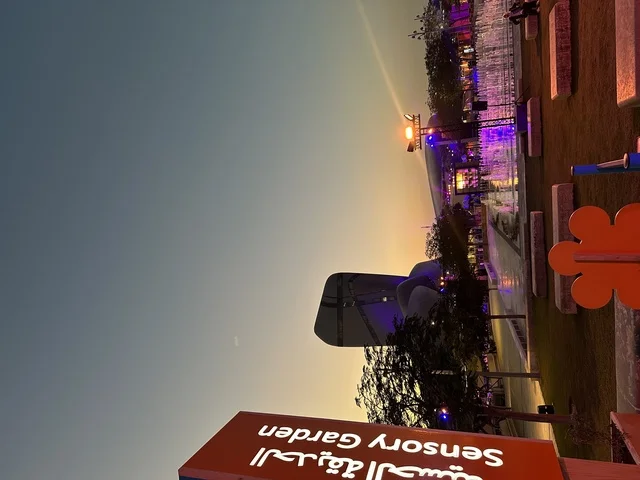 فعاليات مهرجان تلال العجائب بمدينة الجبيل الصناعية بالمنطقة الشرقية، دمج التقنيات الضوئية المتقدمة في المشهد الحضري بمركز الملك عبدالعزيز للثقافة العالمية (إثراء)، إدارة الجودة البصرية للواجهات الليلية، المسطحات المائية والساحات العامة، تخطيط وتنسيق المرافق الثقافية والمعمارية