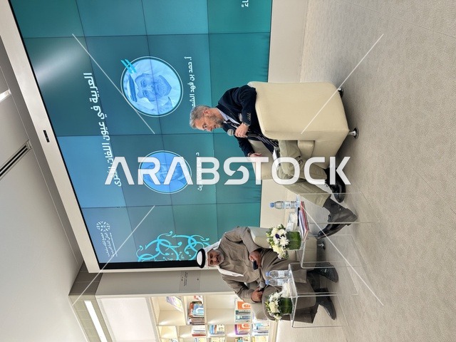 مؤتمر بعنوان "العربية في عيون اللغات الأخرى"،  فعاليات مهرجان تلال العجائب بمدينة الجبيل الصناعية بالمنطقة الشرقية، الحضور الأكاديمي المتخصص في قضايا الهوية اللغوية، إدارة حلقات النقاش الدولية بمجمع الملك سلمان العالمي للغة العربية، تحليل التفاعلات اللغوية المتعددة