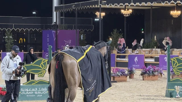 مناسبة لشكر المتطوعين على جهودهم والتوعية بمساهماتهم في المجتمع، المملكة العربية السعودية، يوم التطوع العالمي 2025 في مركز الملك عبد العزيز الثقافي العالمي (إثراء)، زيادة الوعي العام حول أهمية العمل التطوعي في التنمية الاجتماعية، ركوب الخيل في يوم التطوع