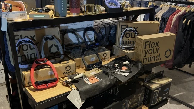 يوم التطوع العالمي 2025 في مركز الملك عبد العزيز الثقافي العالمي (إثراء)، مكان عرض الملابس في يوم التطوع،  فعاليات مهرجان تلال العجائب بمدينة الجبيل الصناعية بالمنطقة الشرقية،مناسبة لشكر المتطوعين على جهودهم والتوعية بمساهماتهم في المجتمع، المملكة العربية السعودية، زيادة الوعي العام حول أهمية العمل التطوعي في التنمية الاجتماعية