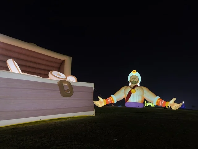 فعاليات ترفيهية وتعليمية متنوعة ، المجسمات المضيئة فى مهرجان تلال العجائب 2025 بمدينة الجبيل الصناعية بالمنطقة الشرقية ، عروض ضوئية مبتكرة للعائلات والزوار