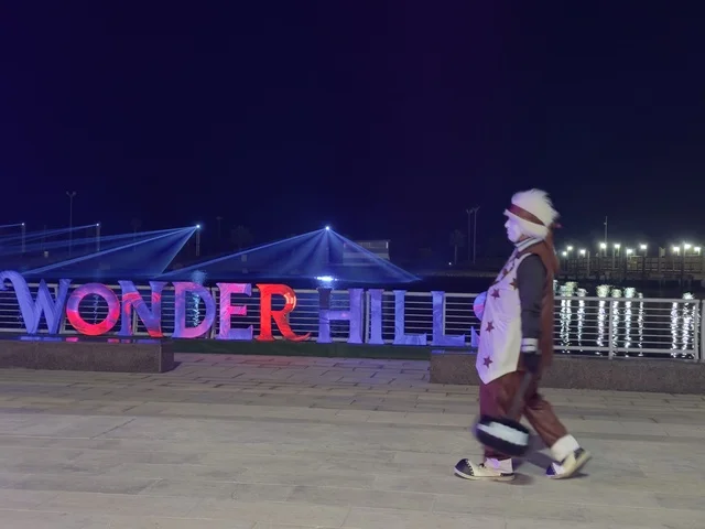 شخصيات كرتونية بإطلالة فنية متحركة، عروض تفاعلية ضوئية مبتكرة للعائلات والزوار، أنشطة ترفيهية وتعليمية متنوعة ، فعاليات مهرجان تلال العجائب 2025 بمدينة الجبيل الصناعية بالمنطقة الشرقية ، وجهة سياحية للعائلات والزوار