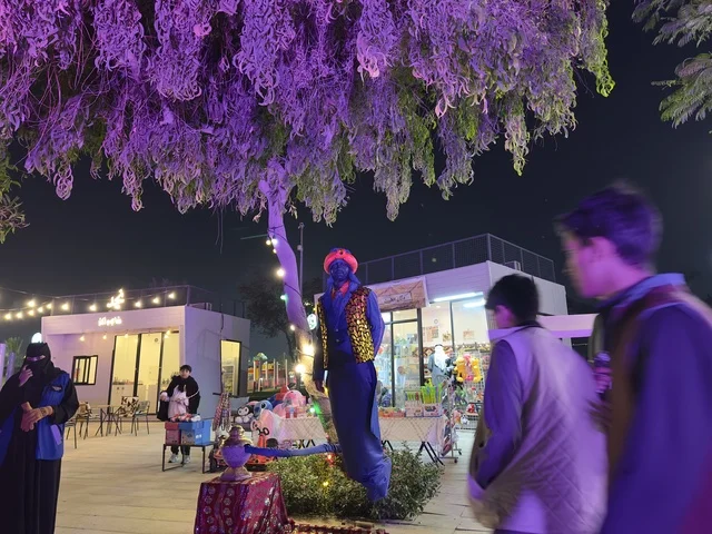 شخصيات كرتونية بإطلالة فنية متحركة، عروض تفاعلية ضوئية مبتكرة للعائلات والزوار، أنشطة ترفيهية وتعليمية متنوعة ، فعاليات مهرجان تلال العجائب 2025 بمدينة الجبيل الصناعية بالمنطقة الشرقية ، وجهة سياحية للعائلات والزوار