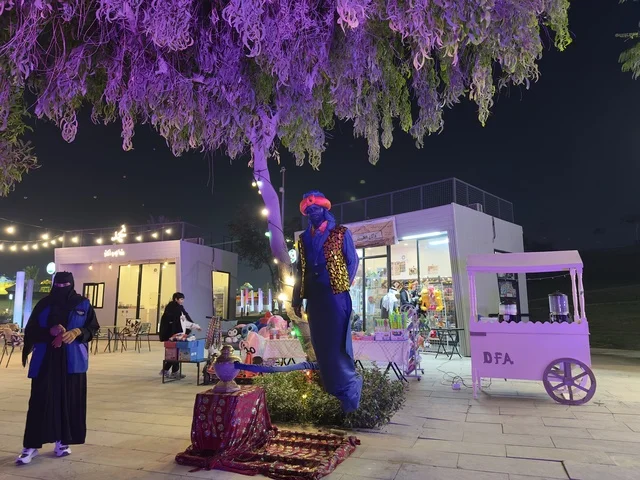 Cartoon characters with a dynamic artistic appearance, innovative interactive light shows for families and visitors, various entertainment and educational activities, events of the 2025 Wonder Hills Festival in Jubail Industrial City in the Eastern Province, a tourist destination for families and visitors.