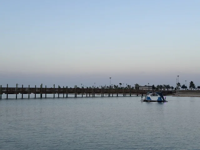 الواجهة البحرية السياحية فى فعاليات مهرجان تلال العجائب 2025 بمدينة الجبيل الصناعية بالمنطقة الشرقية ، كورنيش الجبيل،أنشطة ترفيهية متنوعة ،معالم سياحية مشهورة