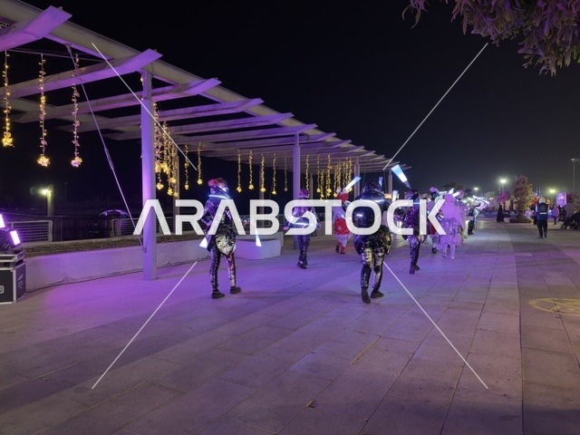 ممشي على كورنيش الجبيل ، الواجهة البحرية السياحية فى فعاليات مهرجان تلال العجائب 2025 بمدينة الجبيل الصناعية بالمنطقة الشرقية ، أنشطة ترفيهية متنوعة ،معالم سياحية مشهورة