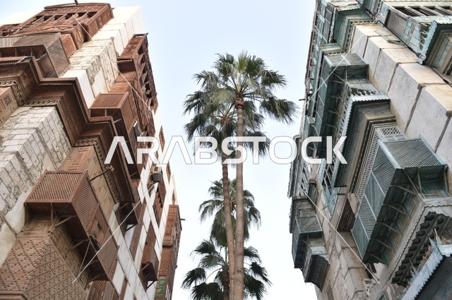 Jeddah, the ancient houses in the historic district, is a popular heritage tourist destination in the Kingdom of Saudi Arabia. The historical landmarks in the Al-Balad neighborhood, the old rawashin in the historic city of Jeddah, feature ancient Arab and Islamic architectural design.