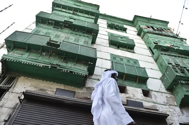 المباني الأثرية في البلد التاريخي في مدينة جدة، الرواشين القديمه في المدينة التاريخية في جدة بتصميم معماري عربي و إسلامي قديم ، أماكن سياحية تاريخية في المملكة العربية السعودية ، معالم تاريخية في جدة البلد ، معالم أثرية في اليونسكو ، مدينة جدة التاريخية