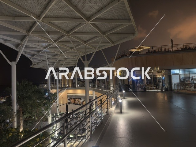 كوفى شوب راقي فى مجمع ذا موف بمدينة الجبيل الصناعية  في المنطقة الشرقية، وجهة ترفيهية عصرية، تجربة تسوق وترفيه متكاملة، مرافق حديثة للعائلات والشباب، أجواء نابضة بالحياة لعام ٢٠٢٥