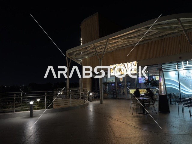 أجواء نابضة بالحياة لعام ٢٠٢٥ ، كوفى شوب راقي فى مجمع ذا موف بمدينة الجبيل الصناعية  في المنطقة الشرقية، وجهة ترفيهية عصرية، تجربة تسوق وترفيه متكاملة، مرافق حديثة للعائلات والشباب