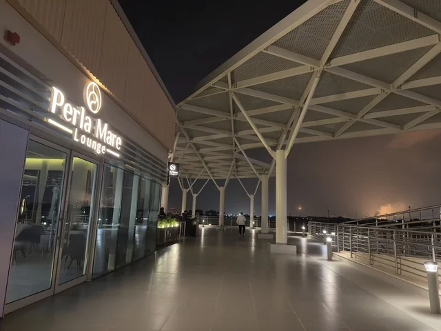 كوفى شوب راقي فى مجمع ذا موف بمدينة الجبيل الصناعية  في المنطقة الشرقية، وجهة ترفيهية عصرية، تجربة تسوق وترفيه متكاملة، مرافق حديثة للعائلات والشباب، أجواء نابضة بالحياة لعام ٢٠٢٥