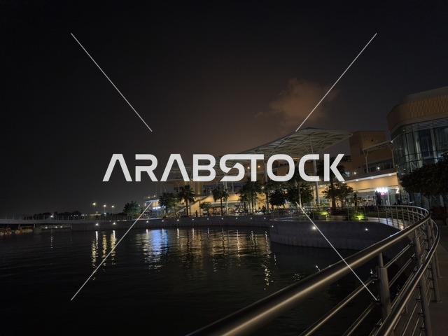 ممشي فى مجمع ذا موف بمدينة الجبيل الصناعية  في المنطقة الشرقية، تجربة تسوق وترفيه متكاملة،  وجهة ترفيهية عصرية لكورنيش الجبيل ، مقاهي ومطاعم للعائلات والشباب، أجواء نابضة بالحياة لعام ٢٠٢٥