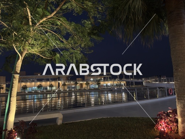 أجواء نابضة بالحياة لعام ٢٠٢٥ ، مقاهي ومطاعم للعائلات والشباب، ممشي فى مجمع ذا موف بمدينة الجبيل الصناعية  في المنطقة الشرقية، تجربة تسوق وترفيه متكاملة،  وجهة ترفيهية عصرية لكورنيش الجبيل