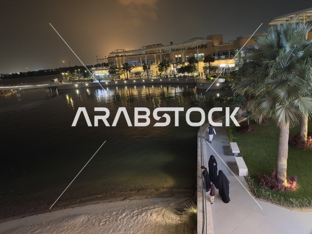 معلم ترفيهي وتجاري متكامل، مجمع ذا موف بمدينة الجبيل الصناعية  في المنطقة الشرقية، وجهة ترفيهية عصرية لكورنيش الجبيل ، مقاهي ومطاعم للعائلات والشباب، أجواء نابضة بالحياة لعام ٢٠٢٥