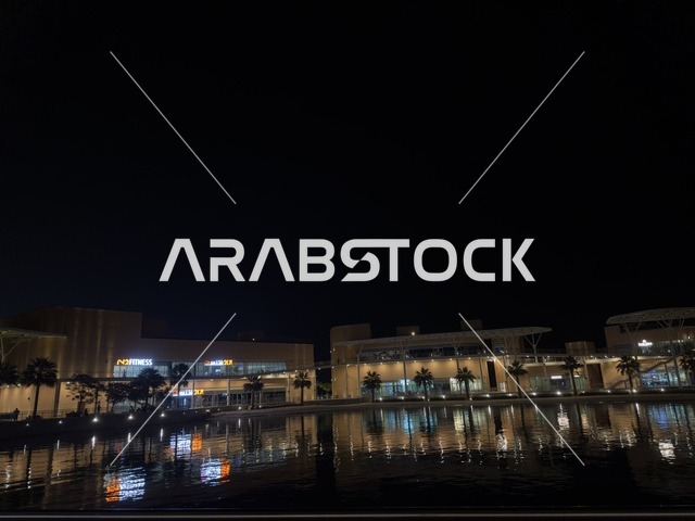 الاشجار والنباتات الخضراء ، مجمع ذا موف بمدينة الجبيل الصناعية  في المنطقة الشرقية، معلم ترفيهي وتجاري متكامل، وجهة ترفيهية عصرية لكورنيش الجبيل ، مقاهي ومطاعم للعائلات والشباب، أجواء نابضة بالحياة لعام ٢٠٢٥