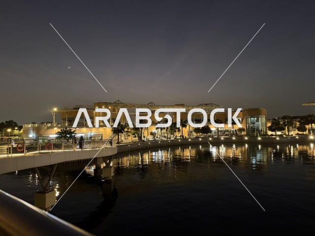 وجهة ترفيهية عصرية لكورنيش الجبيل ، ممشي فى مجمع ذا موف بمدينة الجبيل الصناعية  في المنطقة الشرقية، معلم ترفيهي وتجاري متكامل، مقاهي ومطاعم للعائلات والشباب، أجواء نابضة بالحياة لعام ٢٠٢٥