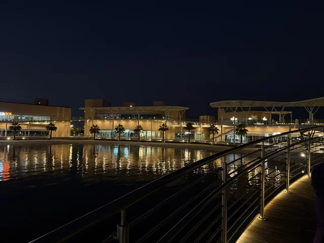 Cafes and restaurants for families and youth on the waterfront at The Move complex in Jubail Industrial City in the Eastern Province, a complete entertainment and commercial landmark, Jubail Corniche, a vibrant atmosphere for 2025.