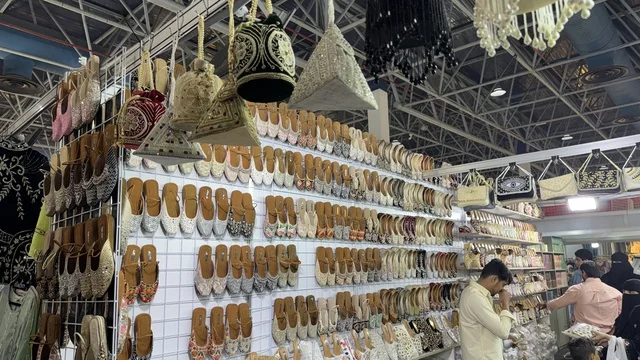 تجربة تسوق عالمية في عروس البحر الأحمر، تجمعٌ دولي ضخم لأرقى الصناعات، منصة تسويقية شاملة تجمع ثقافات الشعوب، معرض المنتجات العربية والعالمية بمدينة جدة، 19 من ديسمبر 2025 وحتى 3 من يناير 2026