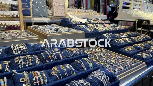 تجربة تسوق عالمية في عروس البحر الأحمر، تجمعٌ دولي ضخم لأرقى الصناعات، منصة تسويقية شاملة تجمع ثقافات الشعوب، معرض المنتجات العربية والعالمية بمدينة جدة، 19 من ديسمبر 2025 وحتى 3 من يناير 2026