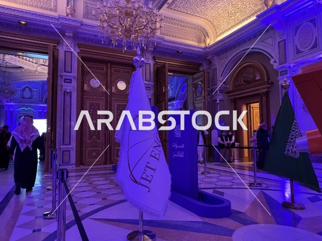 علم المملكة العربية السعودية شامخاً ، تضافر الجهود لإنجاح رؤية المملكة في قطاع الأعمال،  أعلام الدول والشركاء ، ملتقى ريادة الأعمال وأنماط العمل الحديث (DeveGo 2025) في مركز الملك عبدالعزيز الدولي للمؤتمرات بمدينة الرياض، الفترة من 21 وحتى 23 من ديسمبر 2025