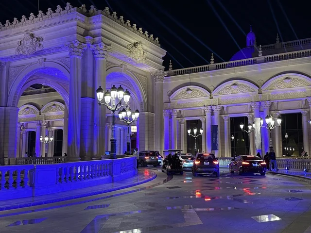 The entrance of the King Abdulaziz International Conference Center in Riyadh, the Entrepreneurship and Modern Work Styles Forum (DeveGo 2025), from December 21 to 23, 2025, brings together entrepreneurs, experts, and visitors, focusing on the future of freelance work and modern technologies.