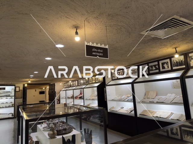 Small artifacts such as pots and vases, the Heritage Village is a prominent museum and restaurant located on the Corniche of Dammam in the Kingdom of Saudi Arabia, a restaurant that offers traditional Saudi cuisine.