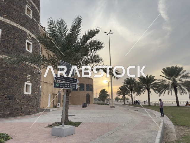 A place to learn about Saudi culture and food, preserving local heritage and showcasing it to visitors, the Heritage Village is a prominent museum and restaurant located on the Corniche of Dammam in the Kingdom of Saudi Arabia, offering a rural or historical environment.