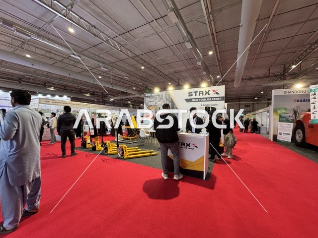 Connecting Chinese suppliers to the Saudi market, business and investment partnerships, diverse Chinese products, international trade fair China Homelife Saudi Arabia Expo on December 24, 2025, Kingdom of Saudi Arabia, Riyadh, import and supply opportunities.