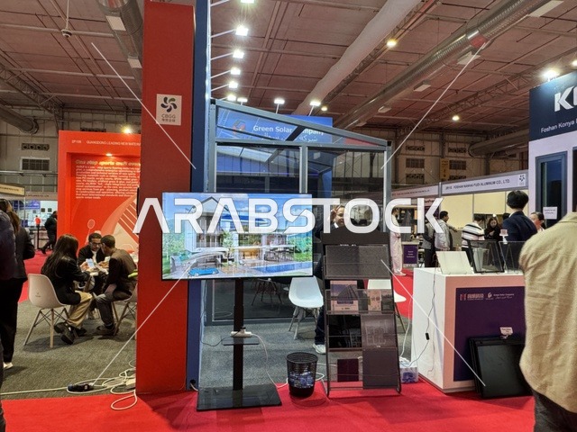 اجهزة تقنية حديثة فى معرض تجاري دولي China Homelife Saudi Arabia Expo يوم  24 من ديسمبر 2025،  المملكة العربية السعودية، الرياض ،  ربط الموردين الصينيين بالسوق السعودي ، منتجات صينية متنوعة  ، فرص استيراد وتوريد،  شراكات أعمال واستثمار