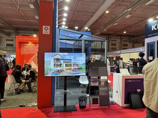 اجهزة تقنية حديثة فى معرض تجاري دولي China Homelife Saudi Arabia Expo يوم  24 من ديسمبر 2025،  المملكة العربية السعودية، الرياض ،  ربط الموردين الصينيين بالسوق السعودي ، منتجات صينية متنوعة  ، فرص استيراد وتوريد،  شراكات أعمال واستثمار