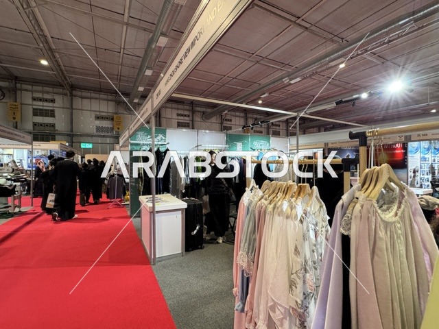 ملابس واقمشة  فى معرض تجاري دولي China Homelife Saudi Arabia Expo يوم  24 من ديسمبر 2025،  المملكة العربية السعودية، الرياض ،  ربط الموردين الصينيين بالسوق السعودي ، منتجات صينية متنوعة  ، فرص استيراد وتوريد،  شراكات أعمال واستثمار