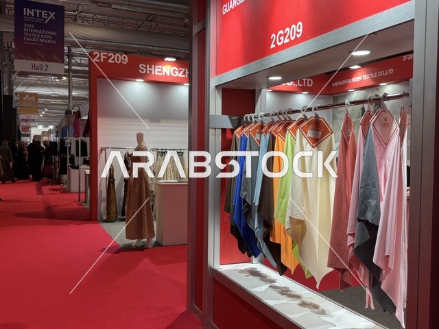 ملابس واقمشة  فى معرض تجاري دولي China Homelife Saudi Arabia Expo يوم  24 من ديسمبر 2025،  المملكة العربية السعودية، الرياض ،  ربط الموردين الصينيين بالسوق السعودي ، منتجات صينية متنوعة  ، فرص استيراد وتوريد،  شراكات أعمال واستثمار