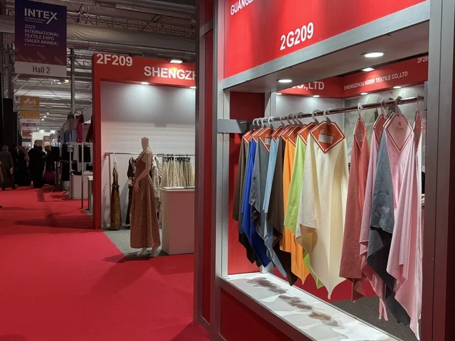 ملابس واقمشة  فى معرض تجاري دولي China Homelife Saudi Arabia Expo يوم  24 من ديسمبر 2025،  المملكة العربية السعودية، الرياض ،  ربط الموردين الصينيين بالسوق السعودي ، منتجات صينية متنوعة  ، فرص استيراد وتوريد،  شراكات أعمال واستثمار