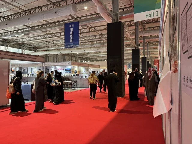 تجمع الزوار فى معرض تجاري دولي China Homelife Saudi Arabia Expo يوم  24 من ديسمبر 2025،  المملكة العربية السعودية، الرياض ، فرص استيراد وتوريد،  ربط الموردين الصينيين بالسوق السعودي  ،  شراكات أعمال واستثمار
