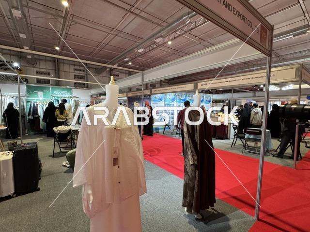تجمع الزوار فى معرض تجاري دولي China Homelife Saudi Arabia Expo يوم  24 من ديسمبر 2025،  المملكة العربية السعودية، الرياض ، فرص استيراد وتوريد،  ربط الموردين الصينيين بالسوق السعودي  ،  شراكات أعمال واستثمار