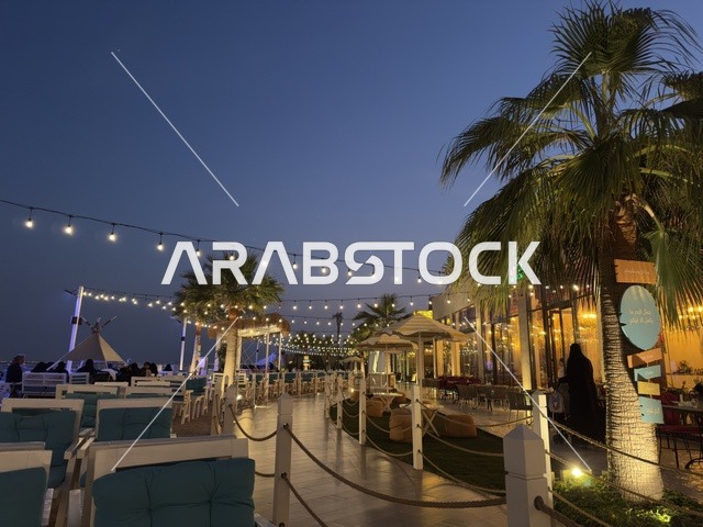 مطاعم ومقاهي بإطلالة ساحلية، وجهة سياحية وترفيهية بحرية ، تكية بحر فى المنطقه الشرقيه بالدمام يوم ٢٤ من ديسمبر ٢٠٢٥، المملكة العربية السعودية ، عروض وأنشطة ترفيهية متنوعة، أجواء عائلية مميزة