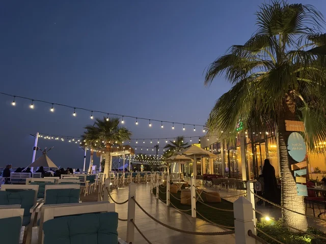 Restaurants and cafes with a coastal view, a marine tourism and entertainment destination, Bahar Takiya in the Eastern Province of Dammam on December 24, 2025, Kingdom of Saudi Arabia, diverse entertainment shows and activities, distinctive family atmosphere.