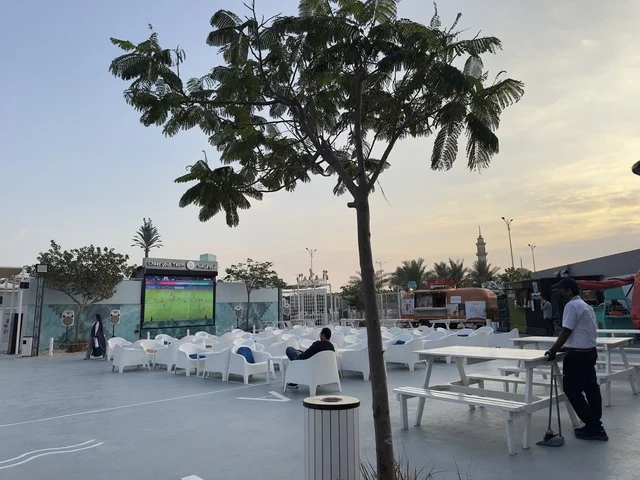 عروض وأنشطة ترفيهية متنوعة،  وجهة سياحية وترفيهية بحرية ، أجواء عائلية مميزة ، مطاعم ومقاهي بإطلالة ساحلية، تكية بحر فى المنطقه الشرقيه بالدمام يوم ٢٤ من ديسمبر ٢٠٢٥، المملكة العربية السعودية